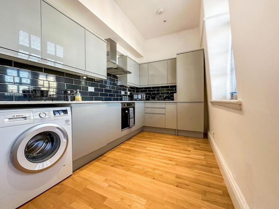 Newly Refurbished Luxury 3 Bedroom Apartment London Exterior photo